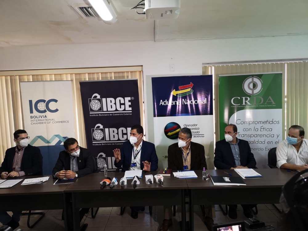 Aduana Nacional, COMAD-ICC Bolivia, CRDA SCZ e IBCE suman esfuerzos contra el comercio informal de medicamentos